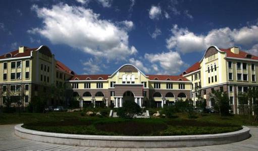 中國海洋大學(xué)家屬住宅樓_鋼制散熱器_鋼制暖氣片